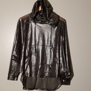 Hoodie black metalic.